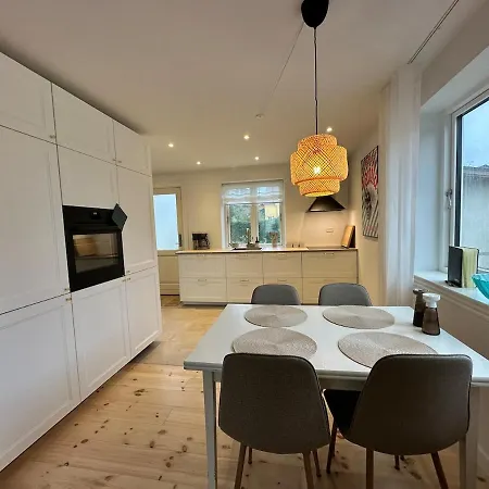 Modern & Unique In Centrum - Free Parking Villa *